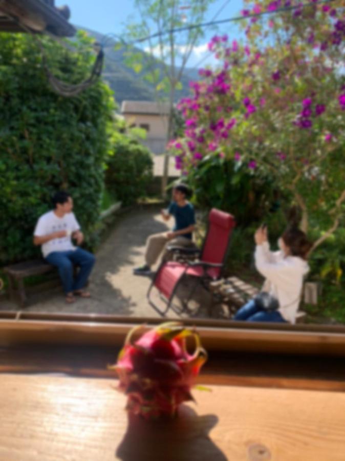 奄美ゲストハウス Hub A Nice Inn Setouchi  ภายนอก รูปภาพ