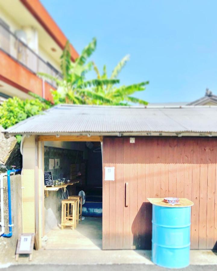 奄美ゲストハウス Hub A Nice Inn Setouchi  ภายนอก รูปภาพ