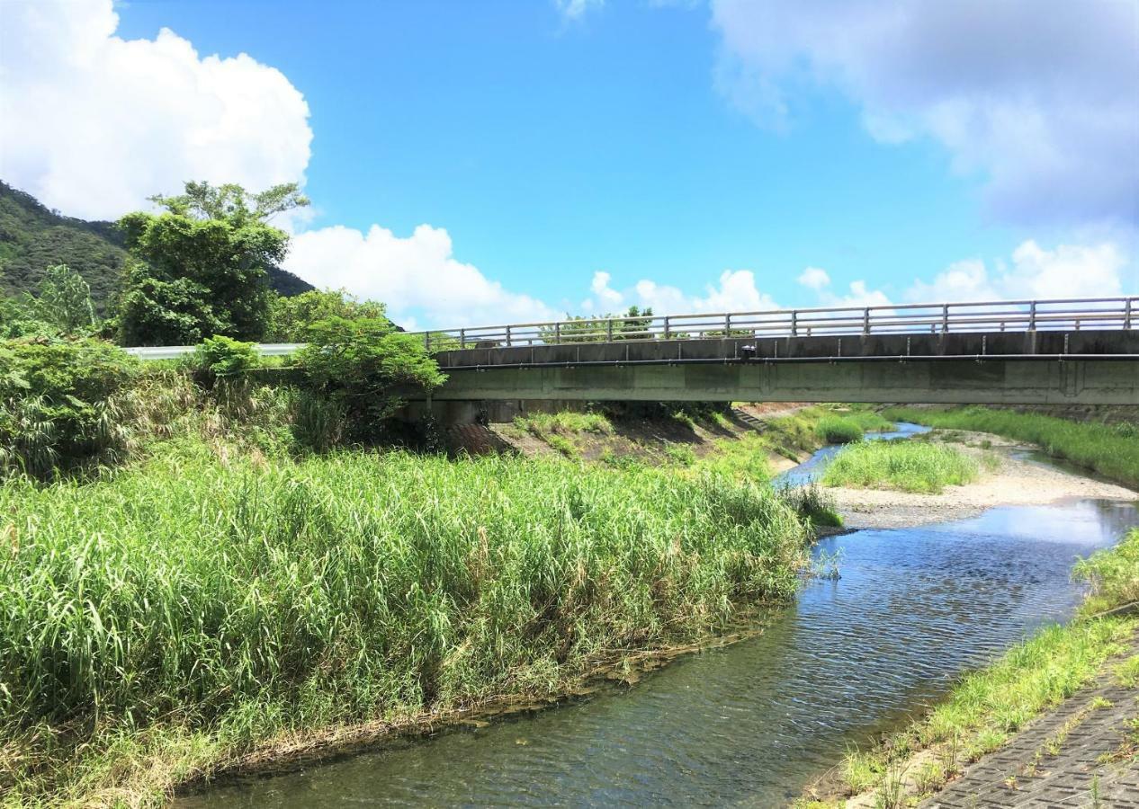 奄美ゲストハウス Hub A Nice Inn Setouchi  ภายนอก รูปภาพ